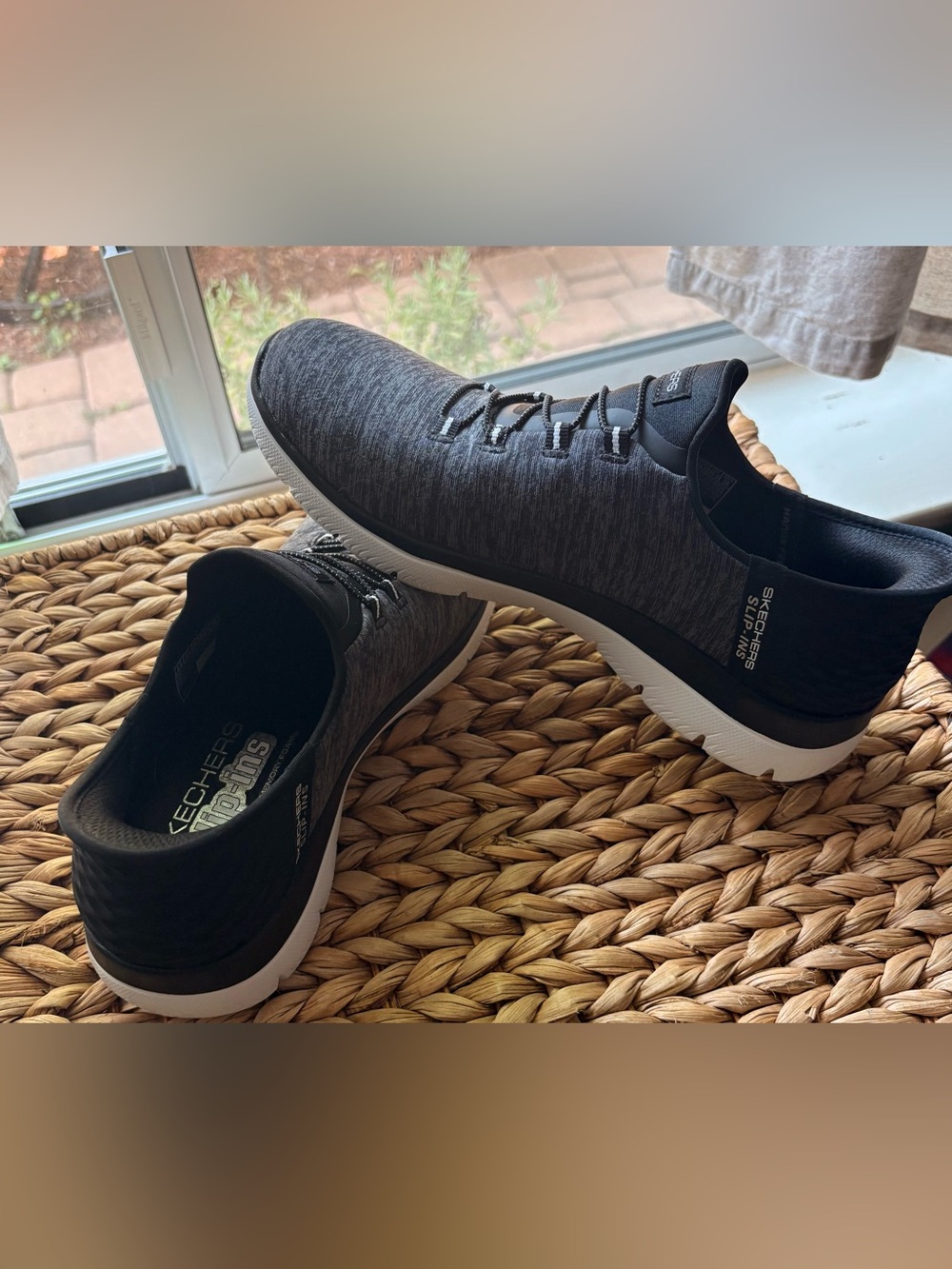 Skechers Hands Free Slip-ins - Women's Size 8.5 - Like New